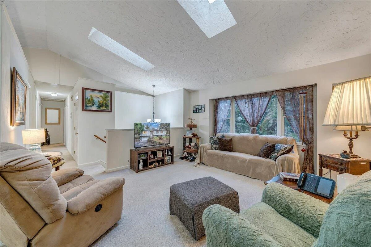 2720 Grandin RD - Photo 24