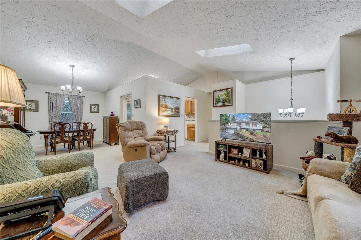 2720 Grandin RD - Photo 26