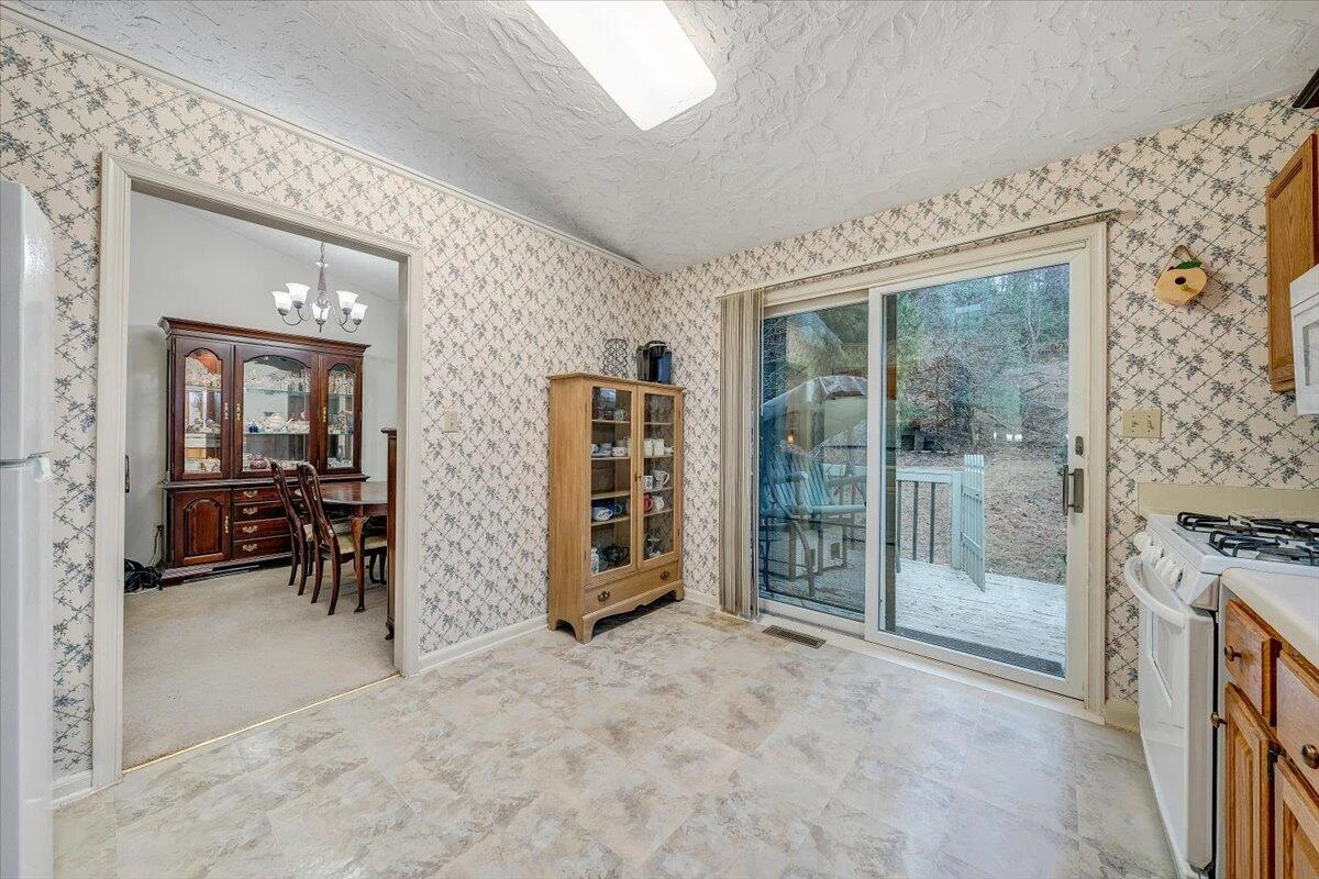 2720 Grandin RD - Photo 30