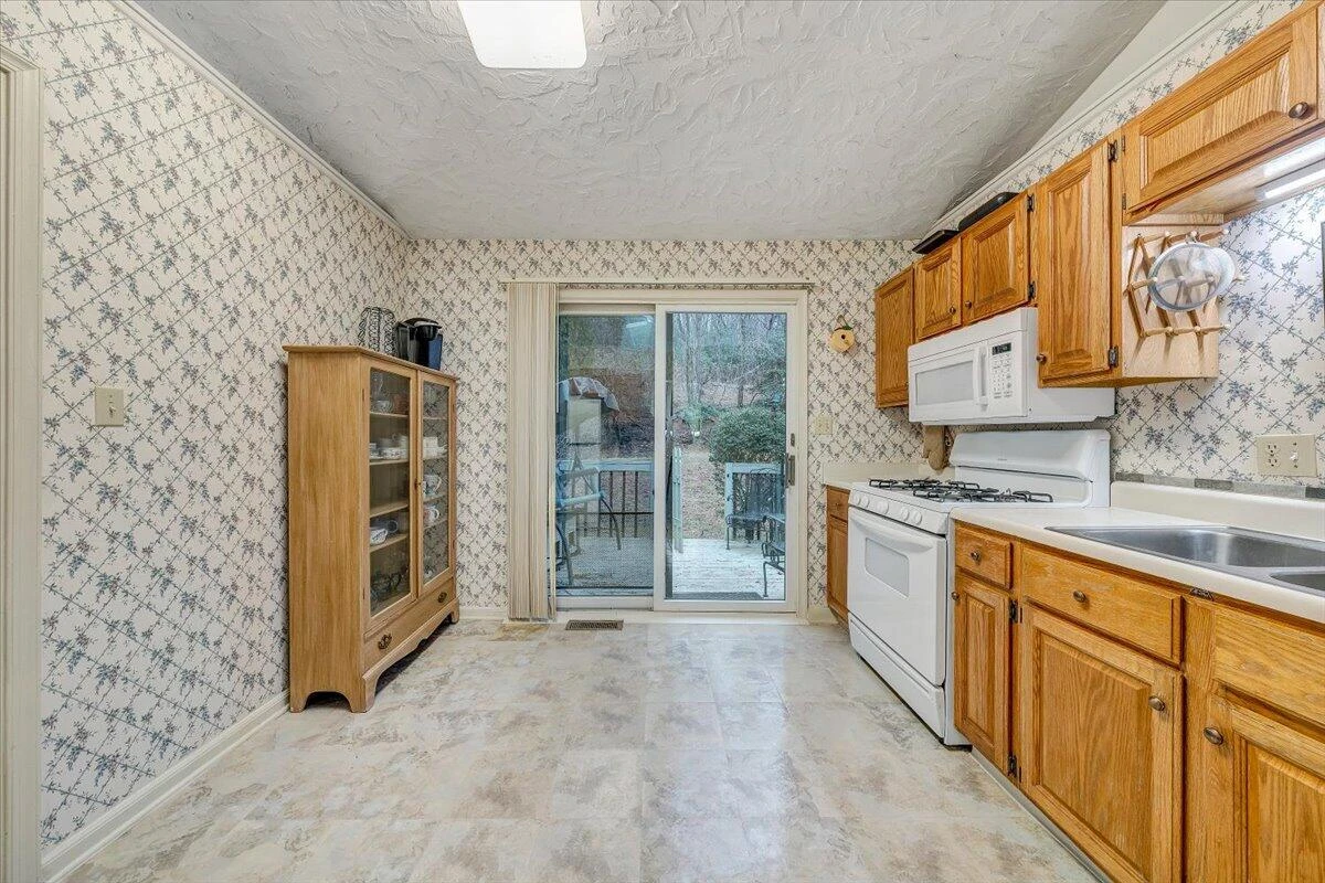 2720 Grandin RD - Photo 31