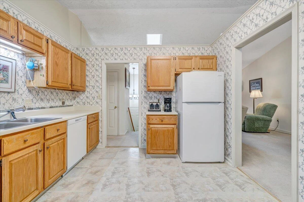 2720 Grandin RD - Photo 32