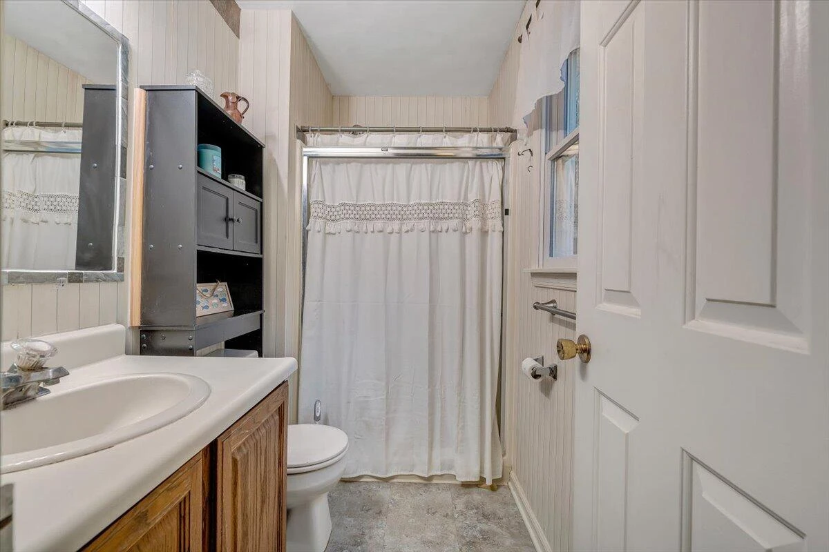 2720 Grandin RD - Photo 36