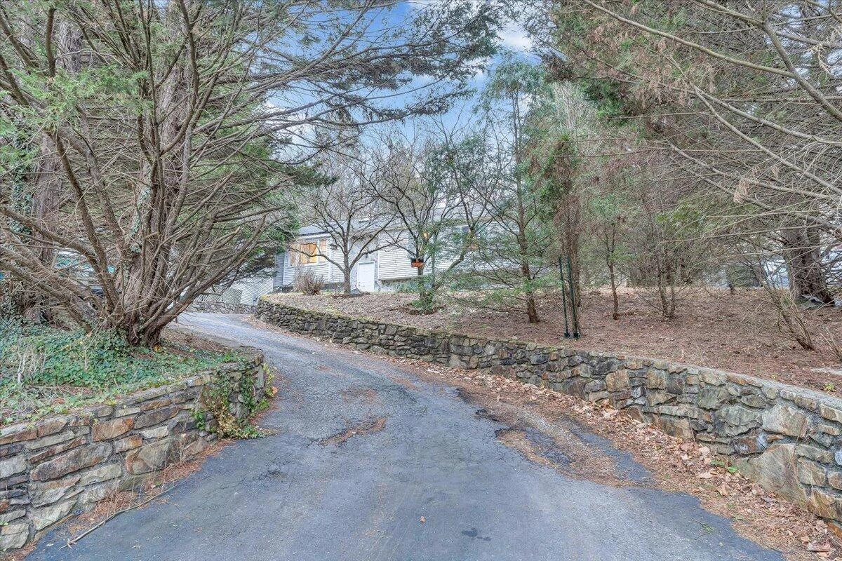 2720 Grandin RD - Photo 7