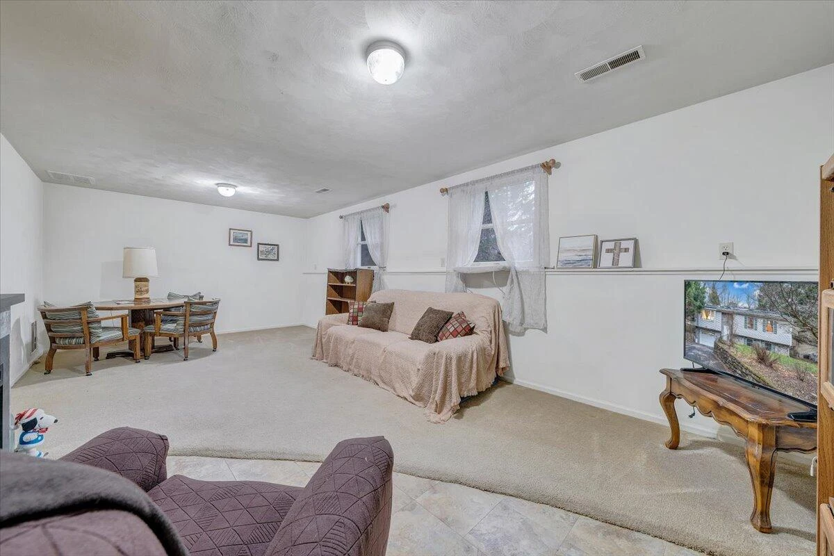 2720 Grandin RD - Photo 45