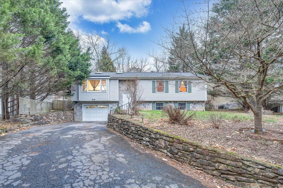2720 Grandin RD - Photo 10