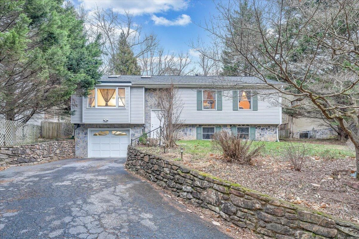 2720 Grandin RD - Photo 11