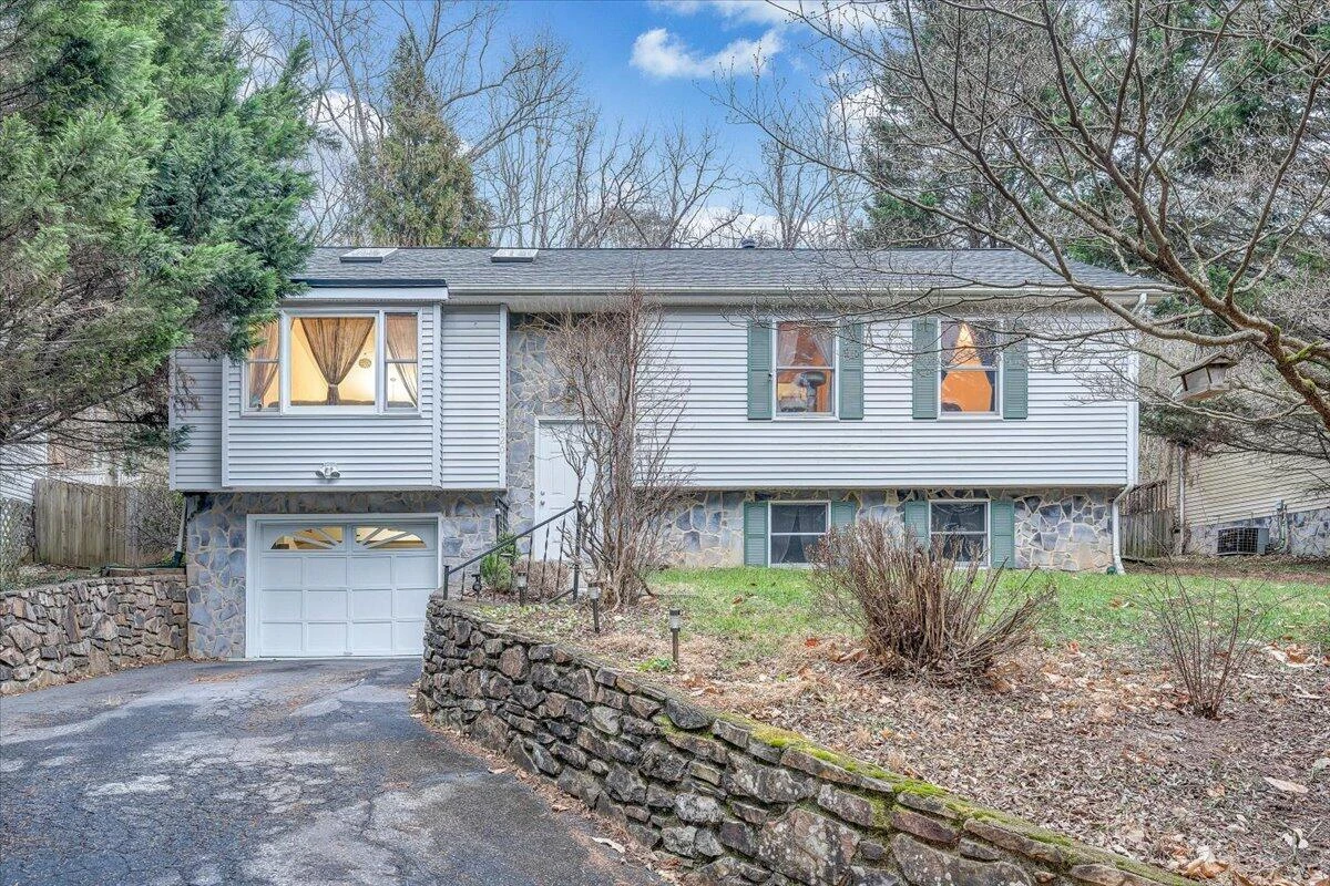 2720 Grandin RD - Photo 12