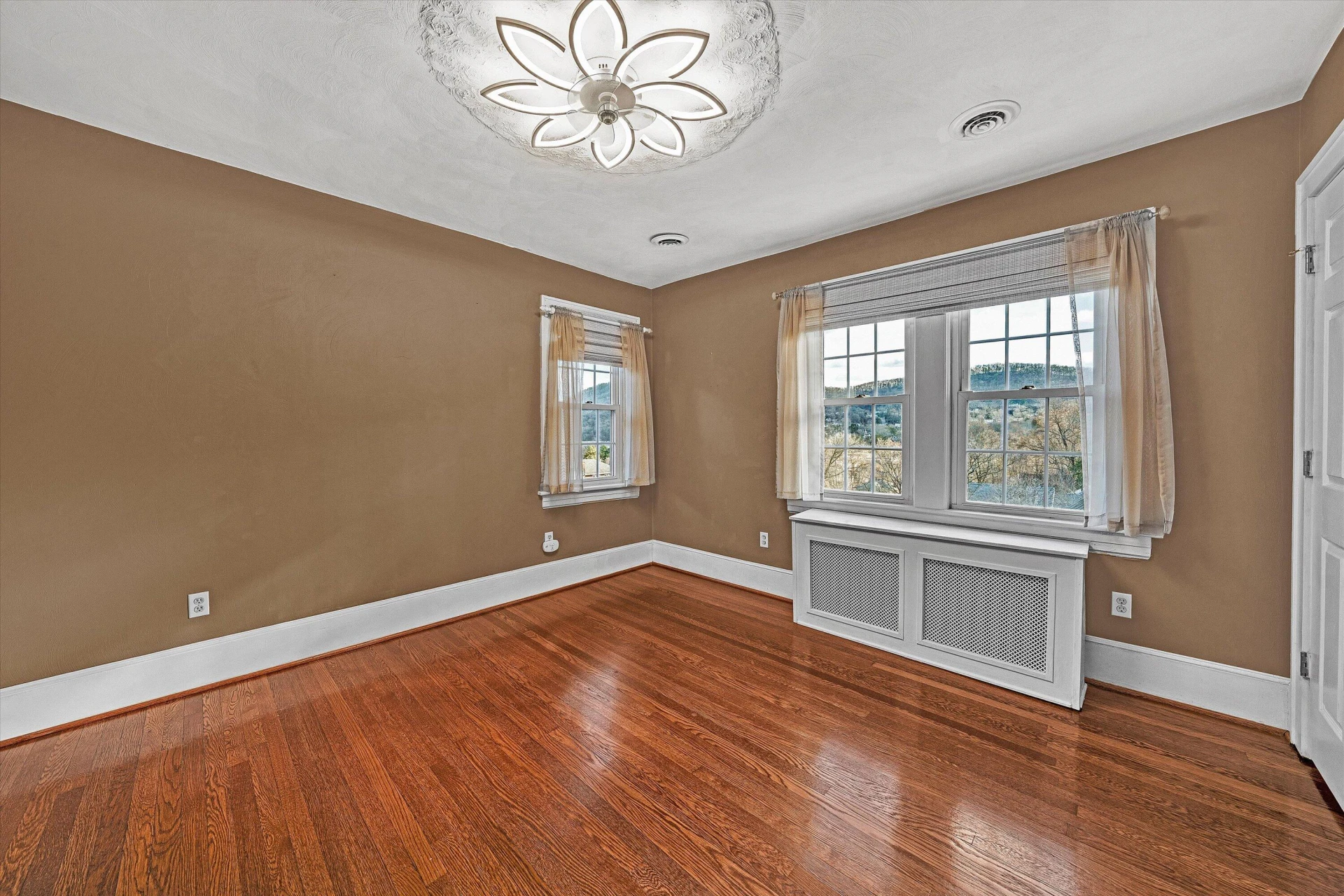 2705 Wycliffe AVE - Photo 32