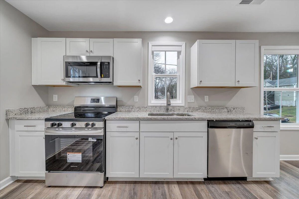 1424 Varnell AVE - Photo 8