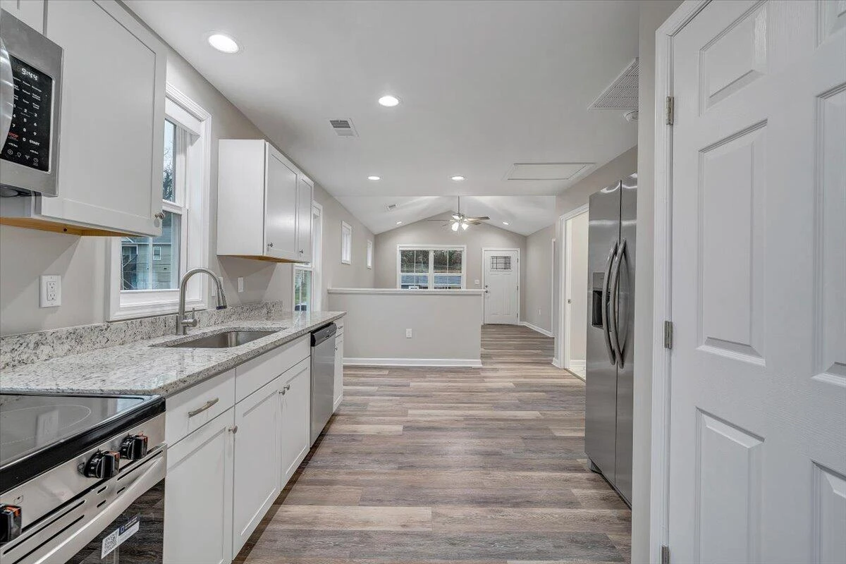 1424 Varnell AVE - Photo 9