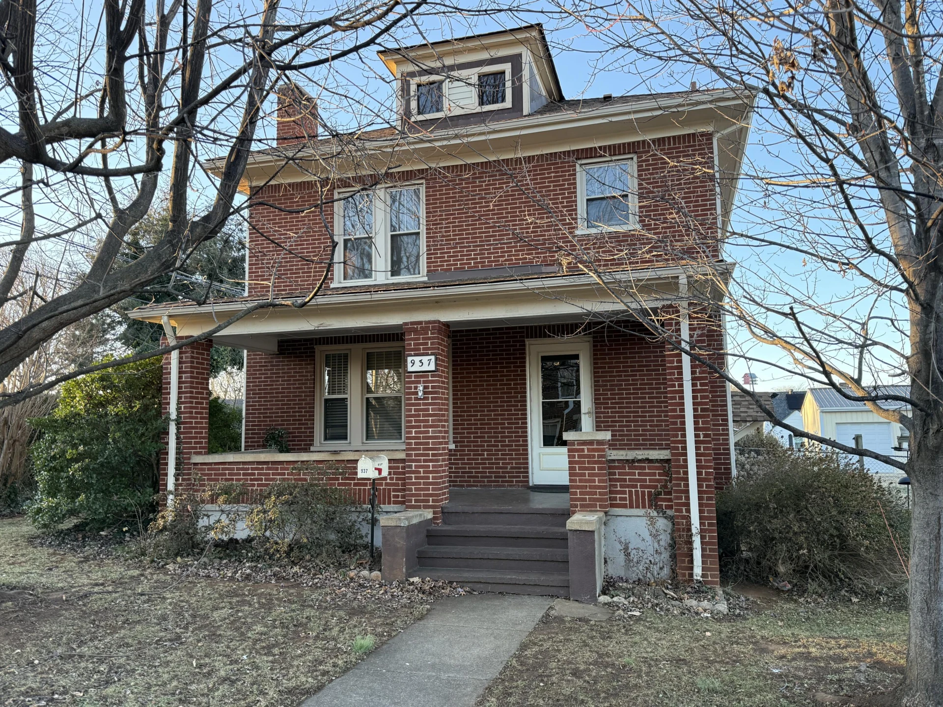 937 Curtis AVE