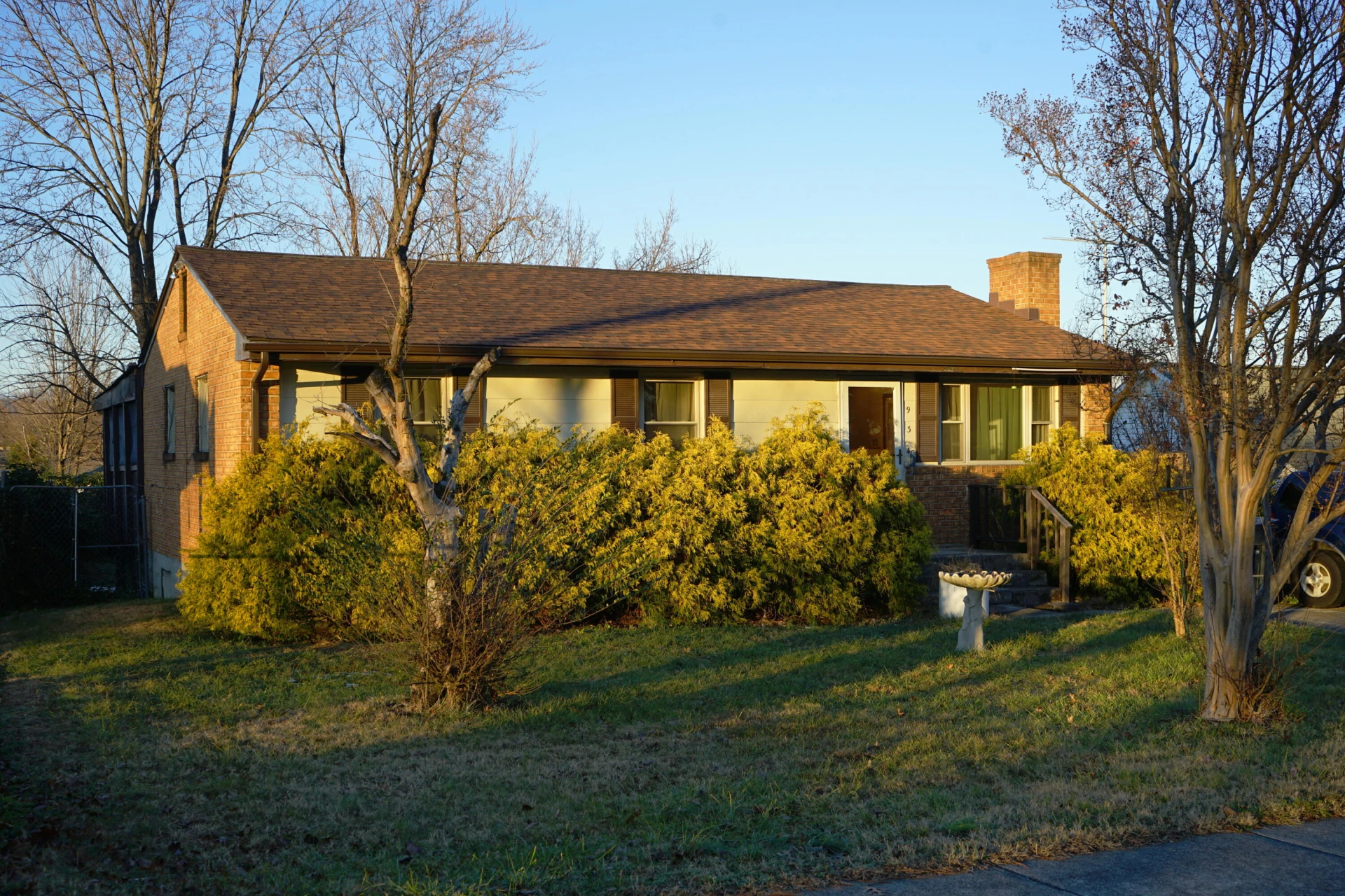 934 Pocahontas AVE