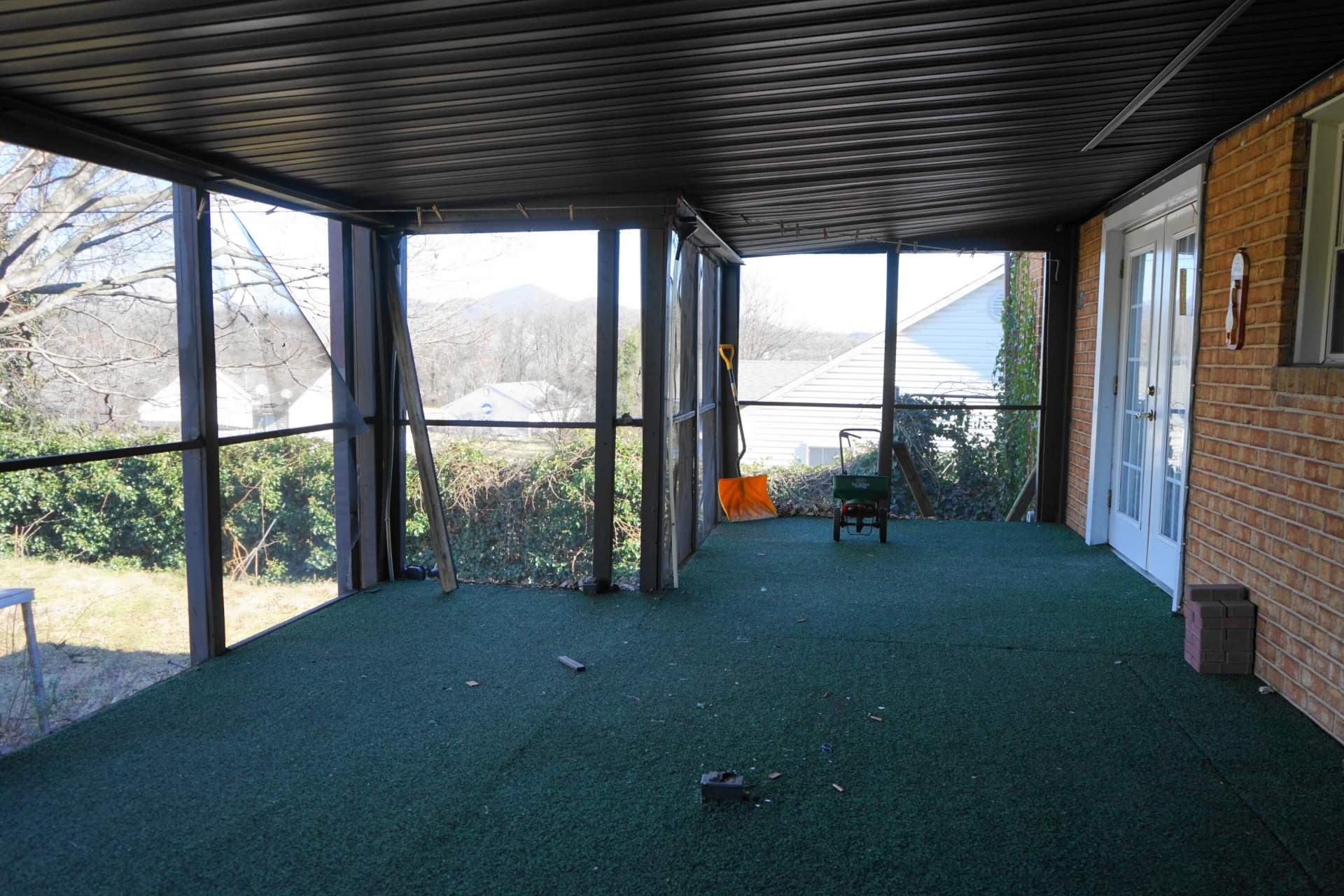 934 Pocahontas AVE - Photo 11