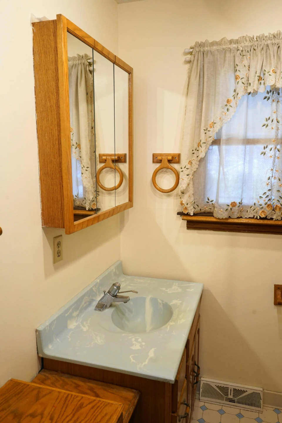 934 Pocahontas AVE - Photo 20