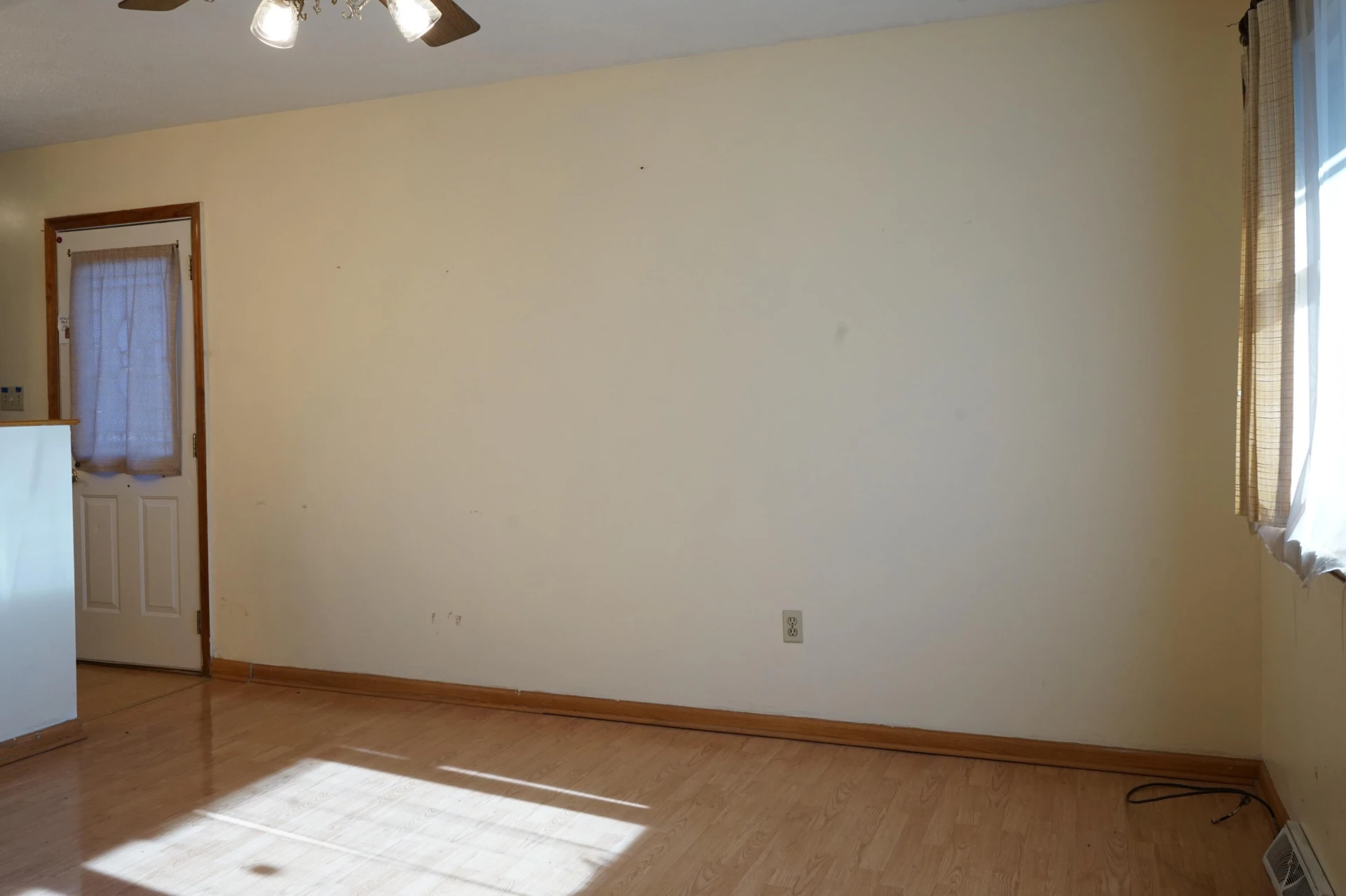 934 Pocahontas AVE - Photo 4
