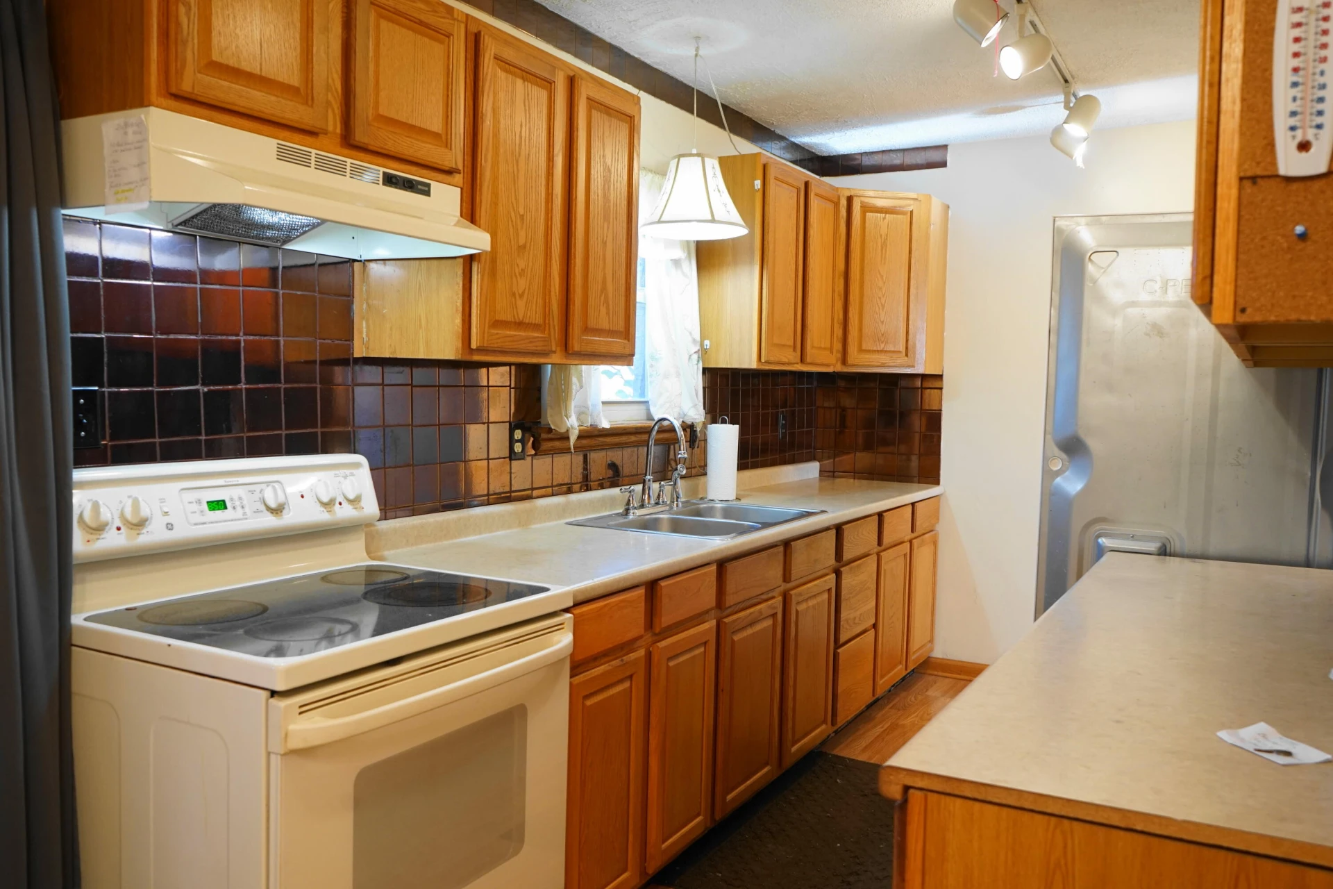 934 Pocahontas AVE - Photo 6