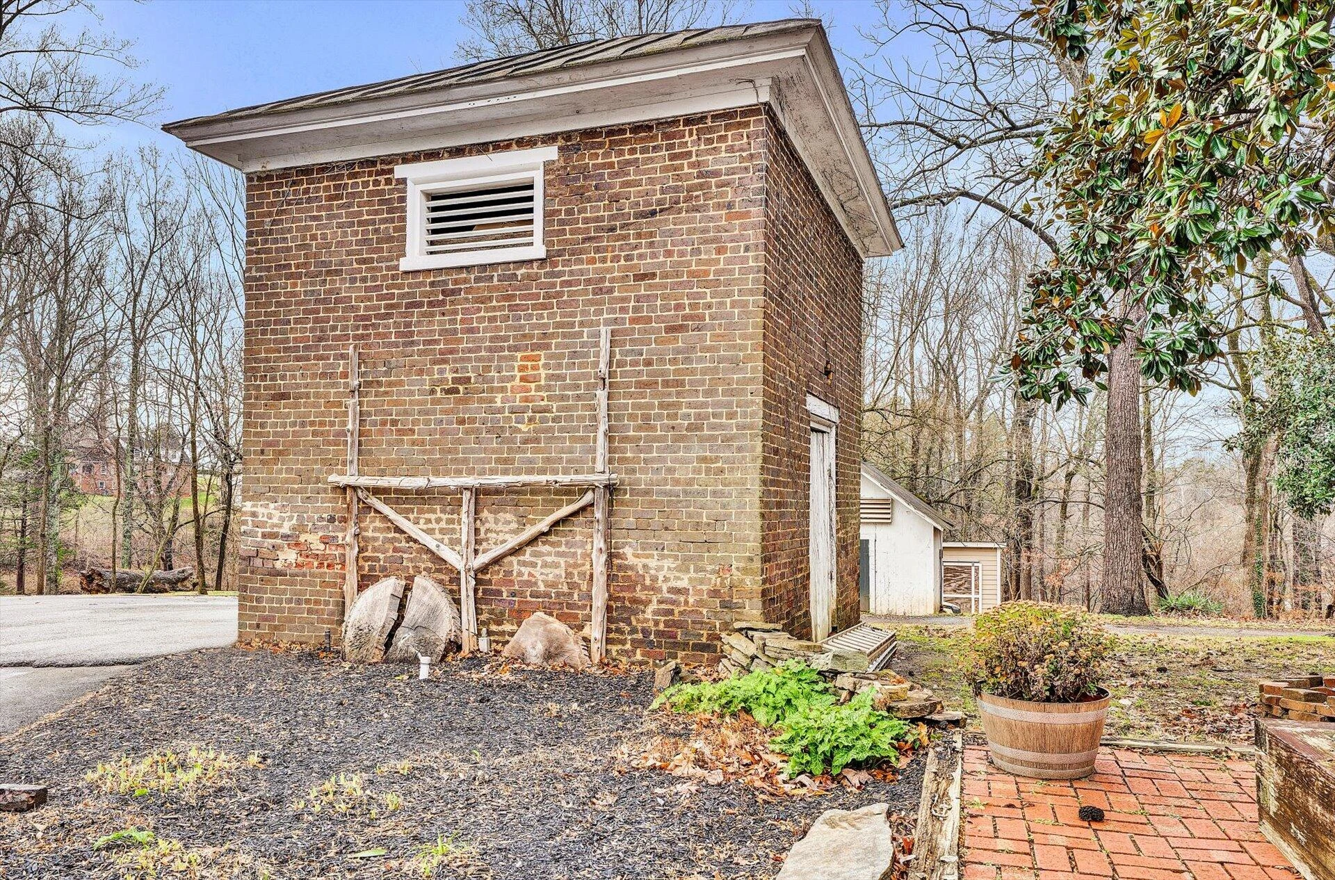 50 FLOYD AVE - Photo 52
