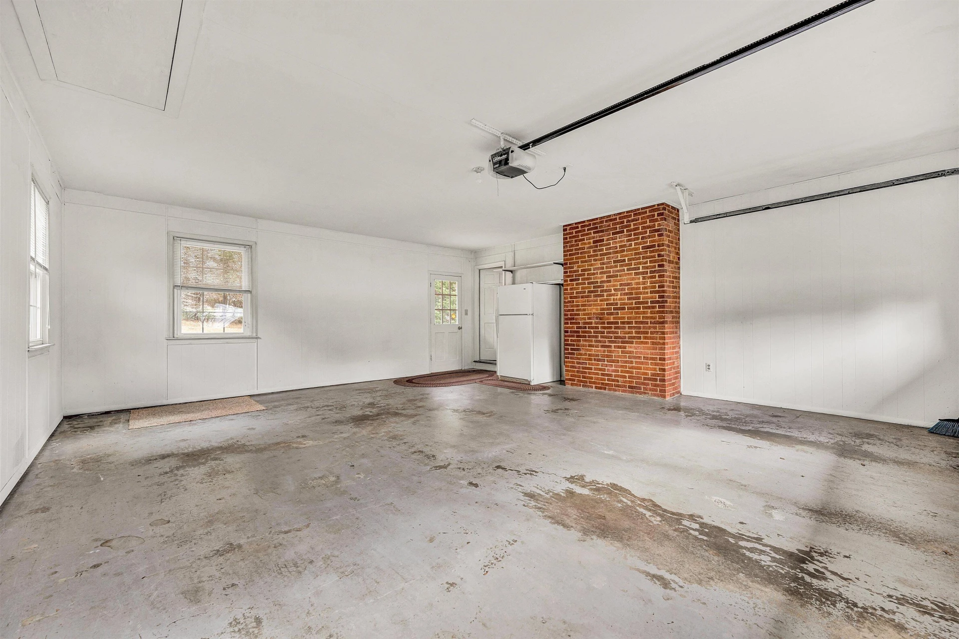 2332 Stallion CIR - Photo 36