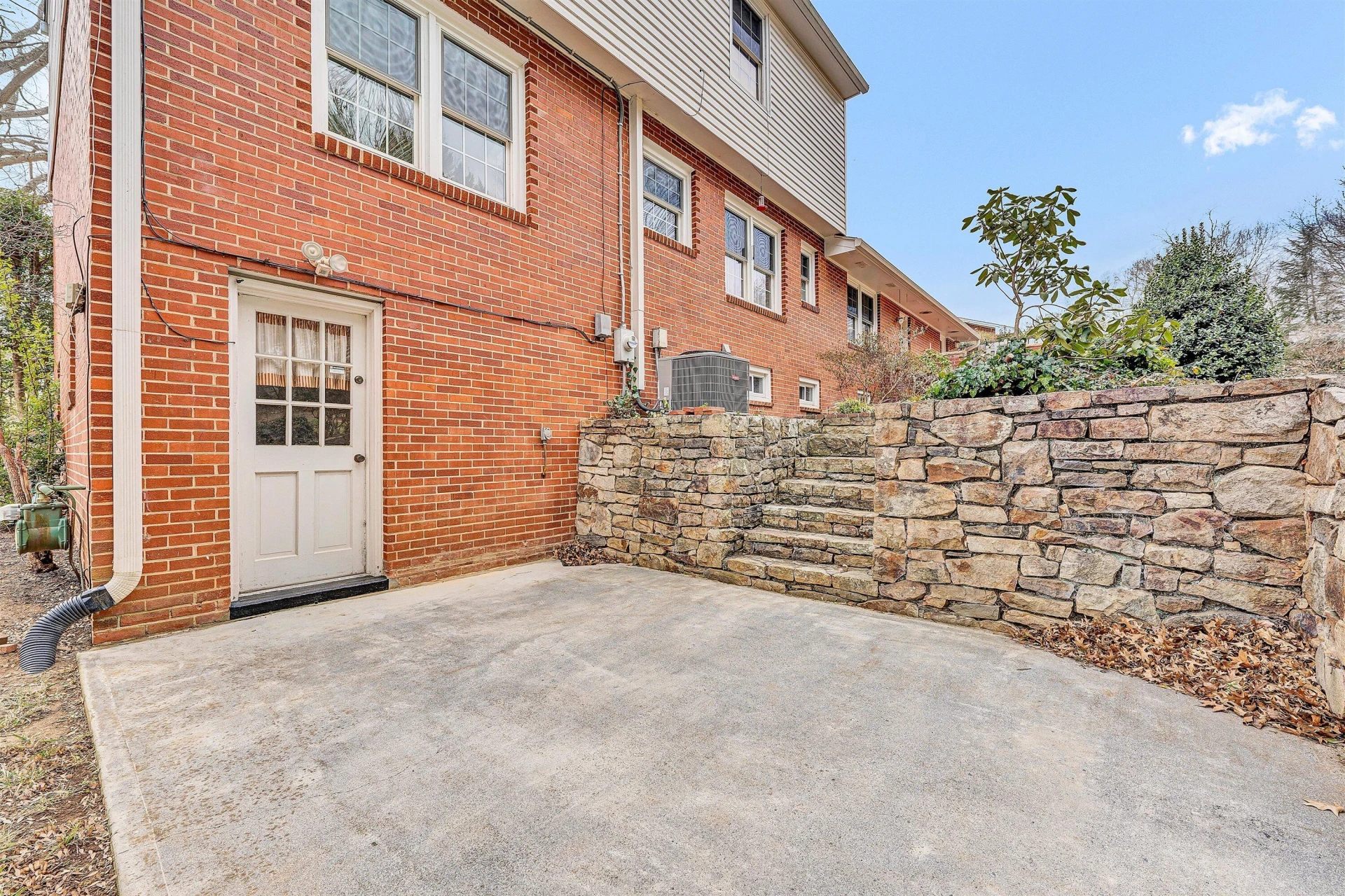 2332 Stallion CIR - Photo 48