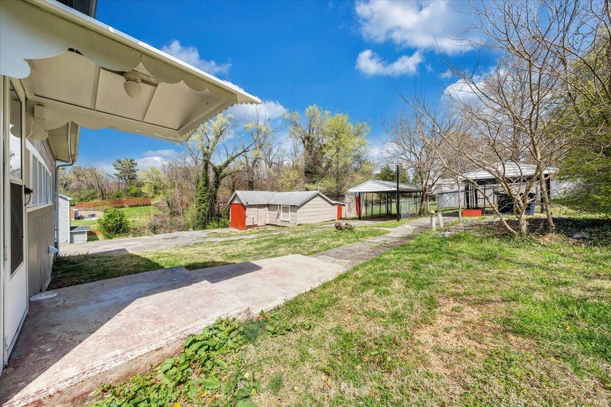 1735 20th ST - Photo 20