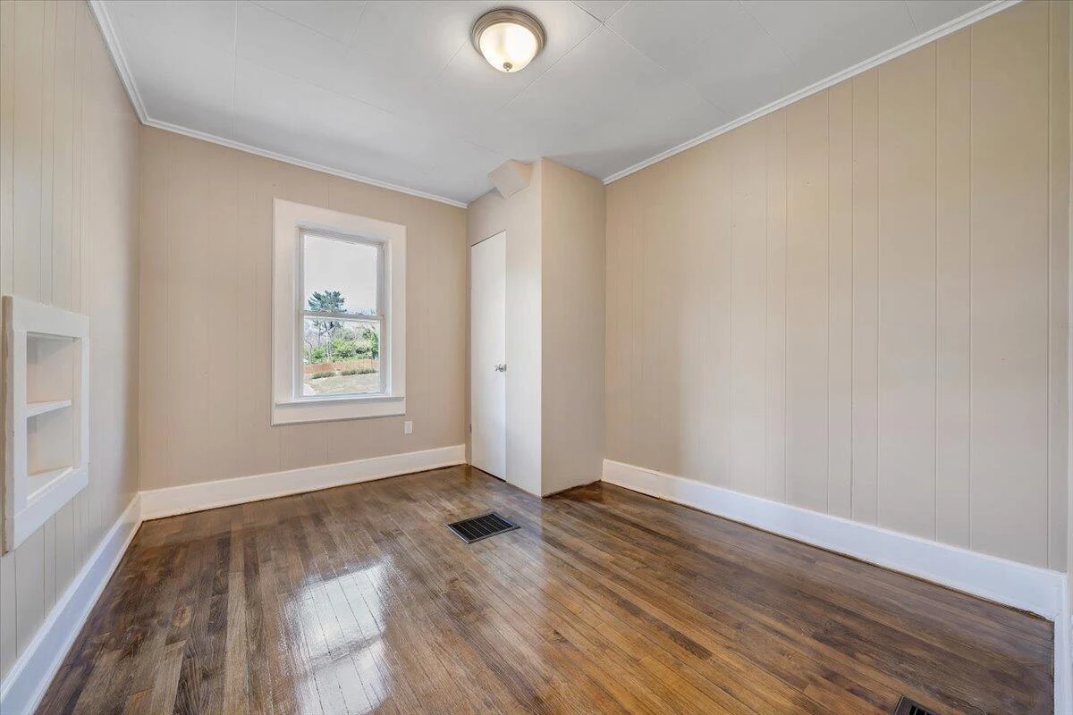 1735 20th ST - Photo 6