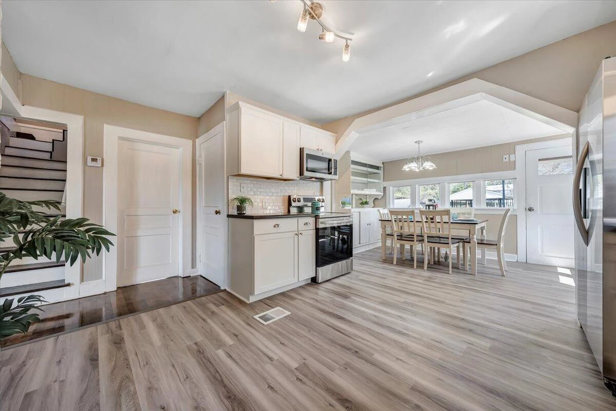 1735 20th ST - Photo 9