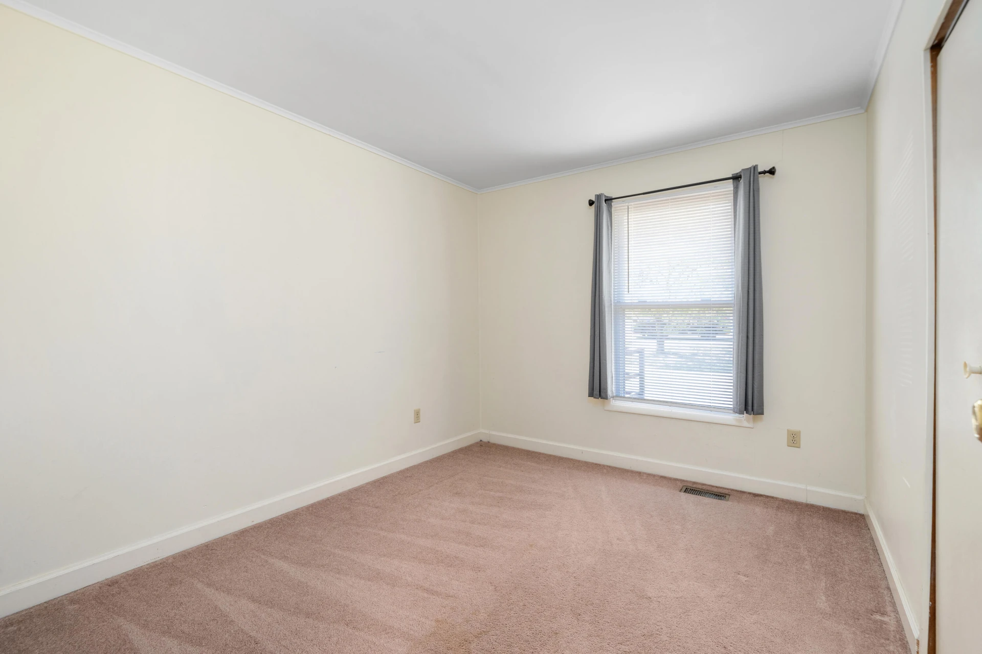 3268 Read Mountain RD - Photo 10