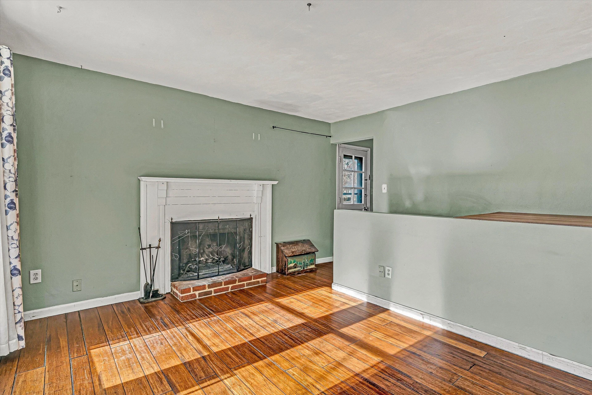 4064 CRAWFORD RD - Photo 3