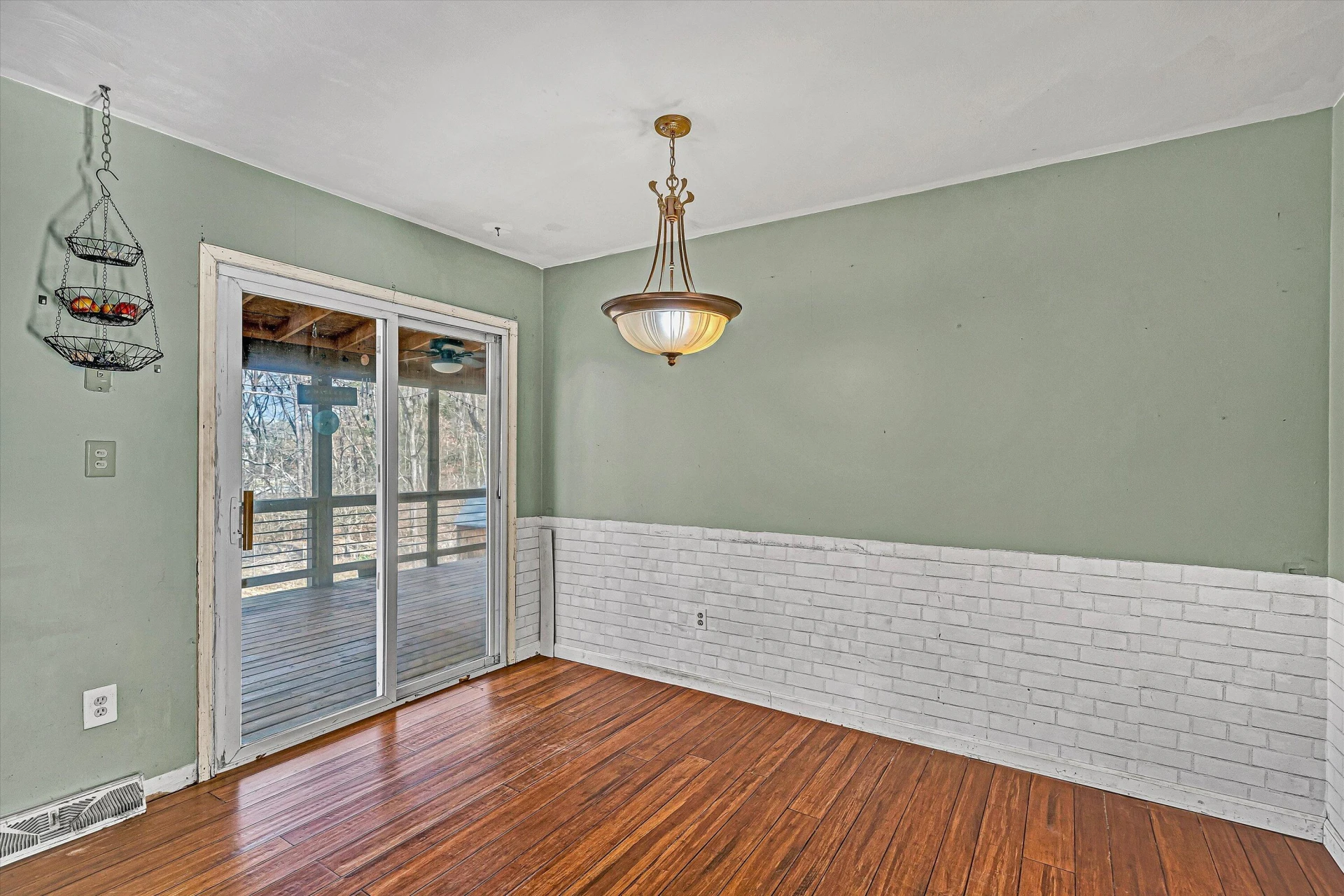 4064 CRAWFORD RD - Photo 7