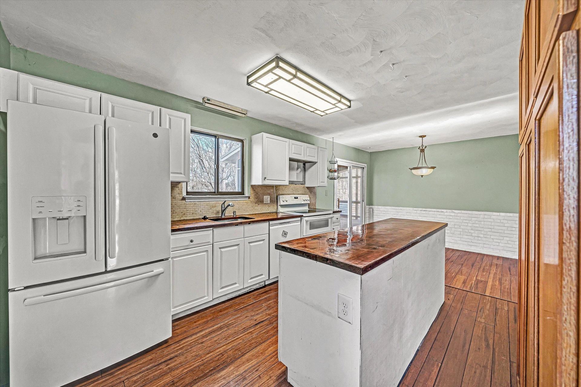 4064 CRAWFORD RD - Photo 8