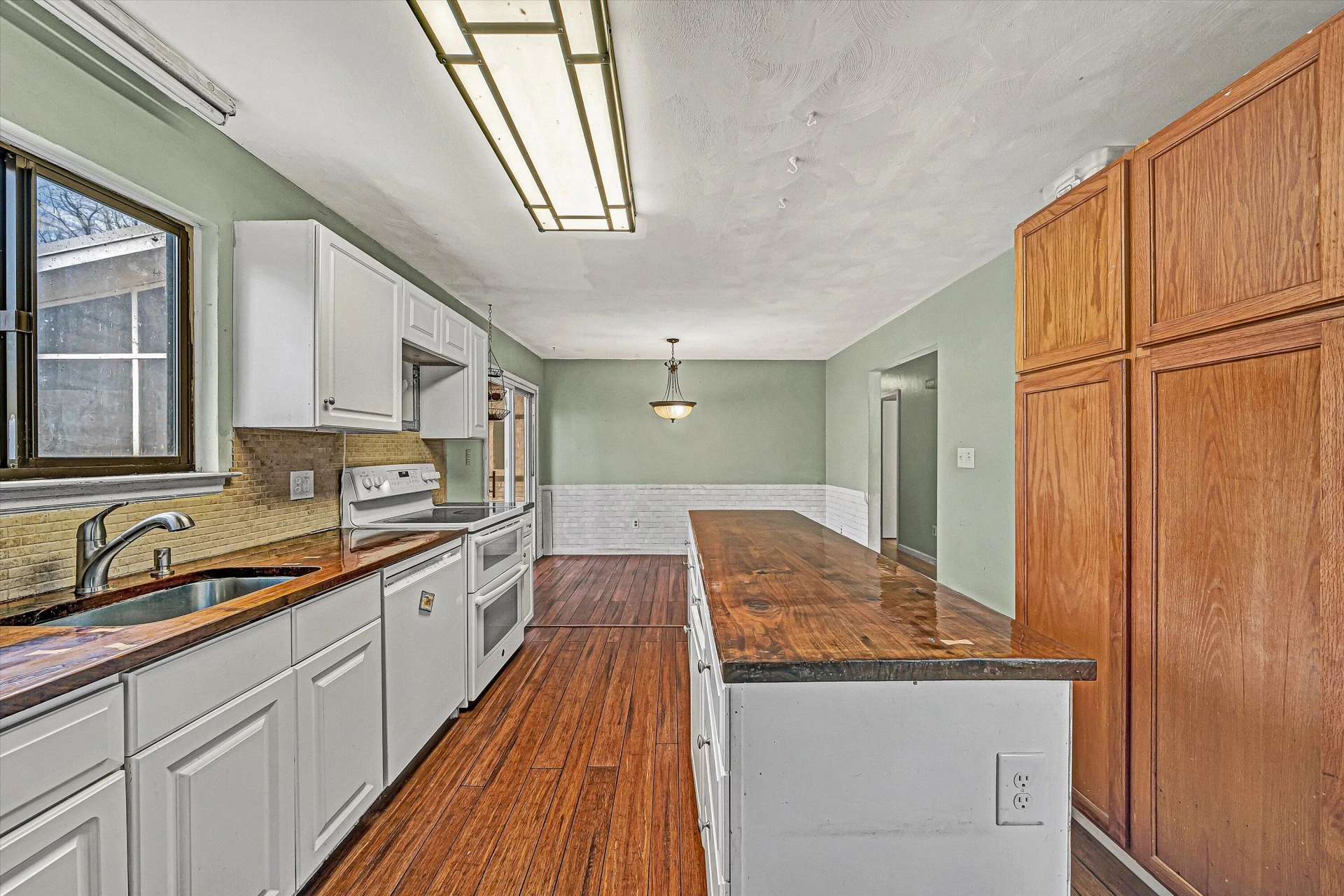 4064 CRAWFORD RD - Photo 9