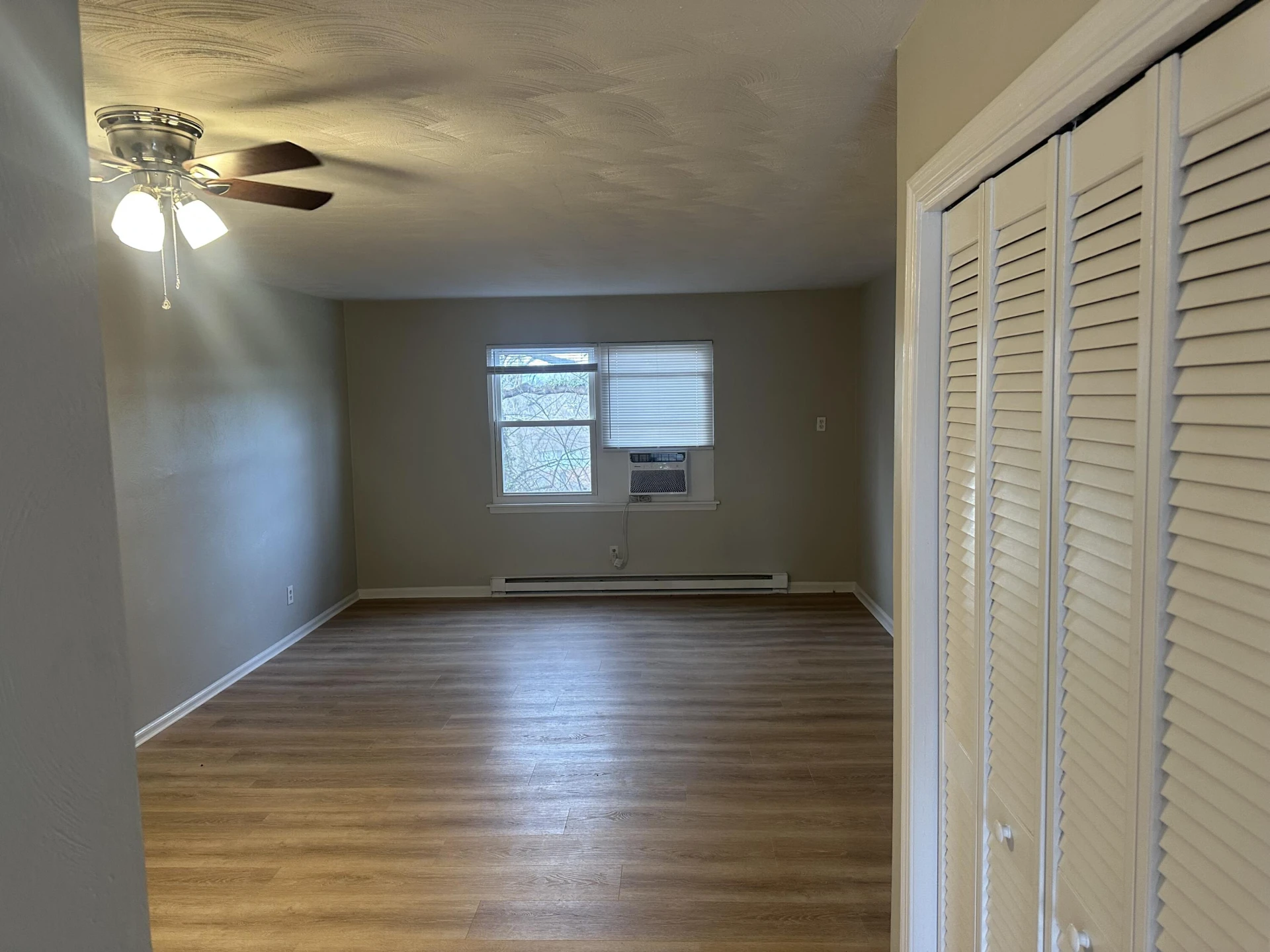 1517 Lexington AVE - Photo 3