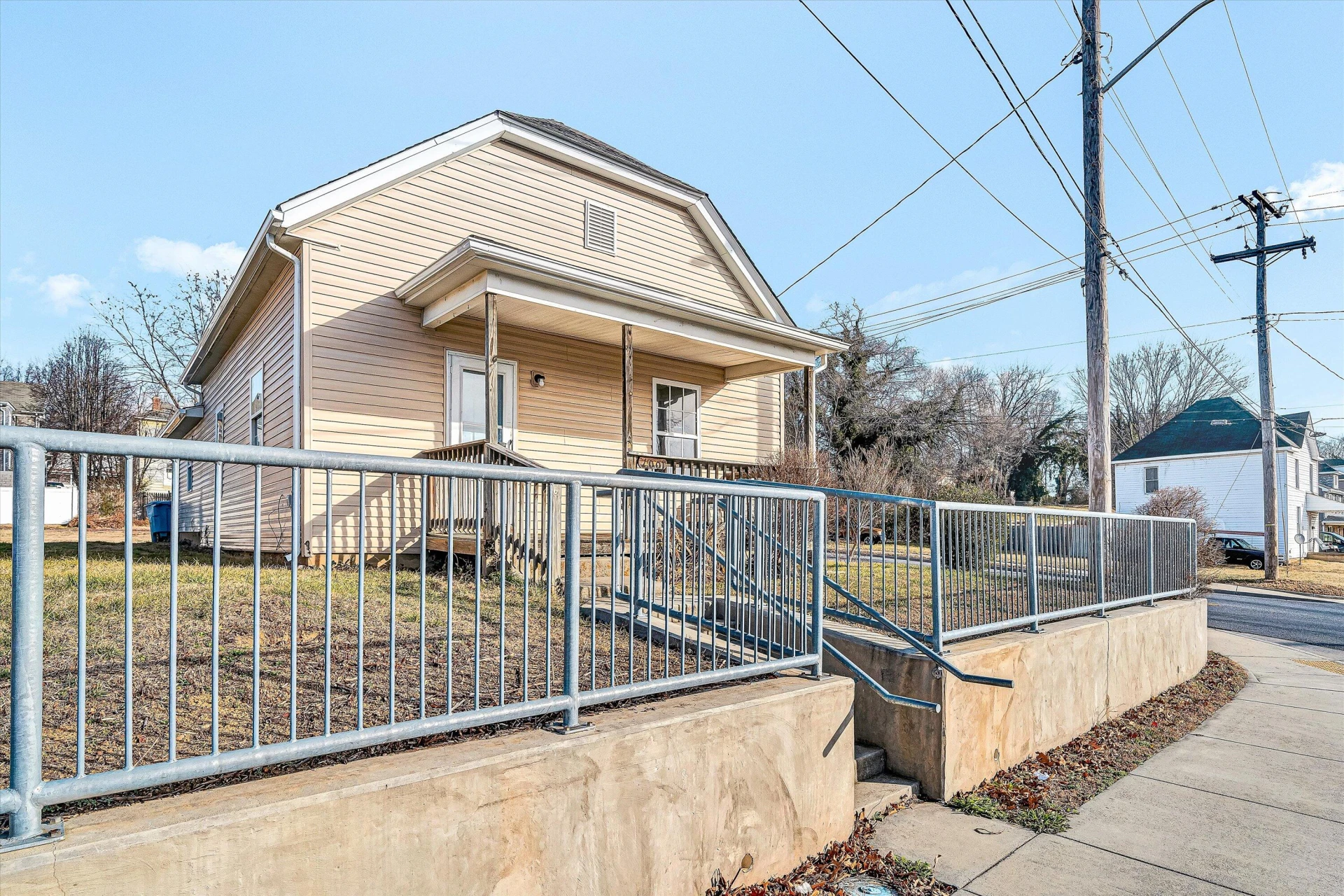 1001 Hanover AVE