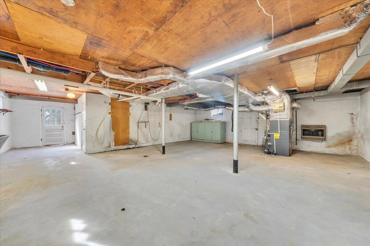 3452 Courtland RD - Photo 36
