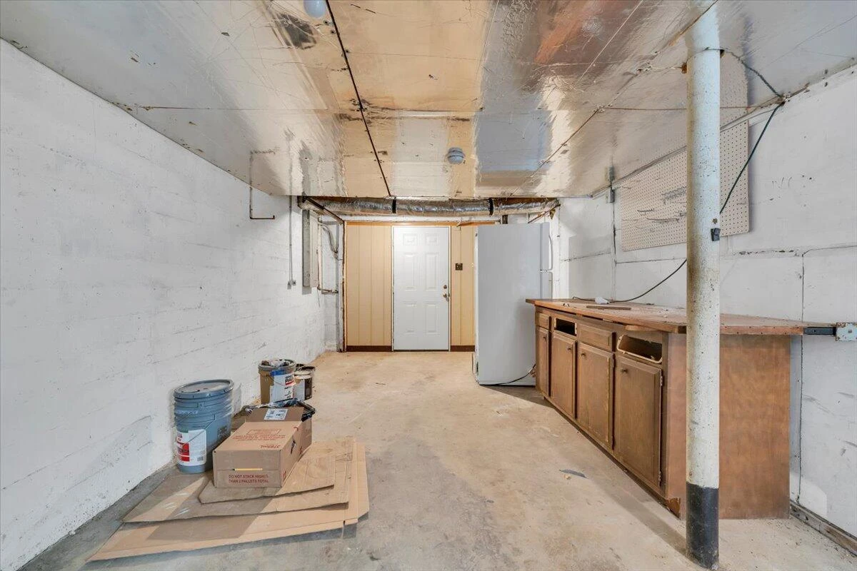3452 Courtland RD - Photo 38