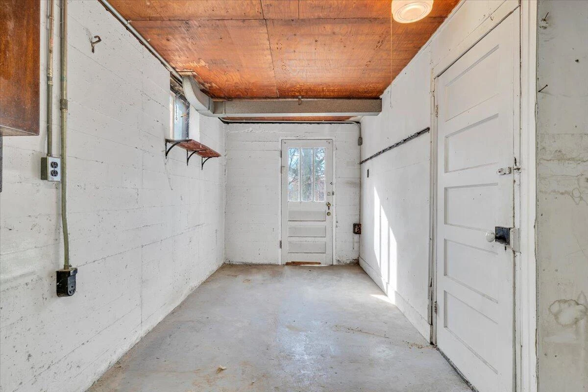 3452 Courtland RD - Photo 39