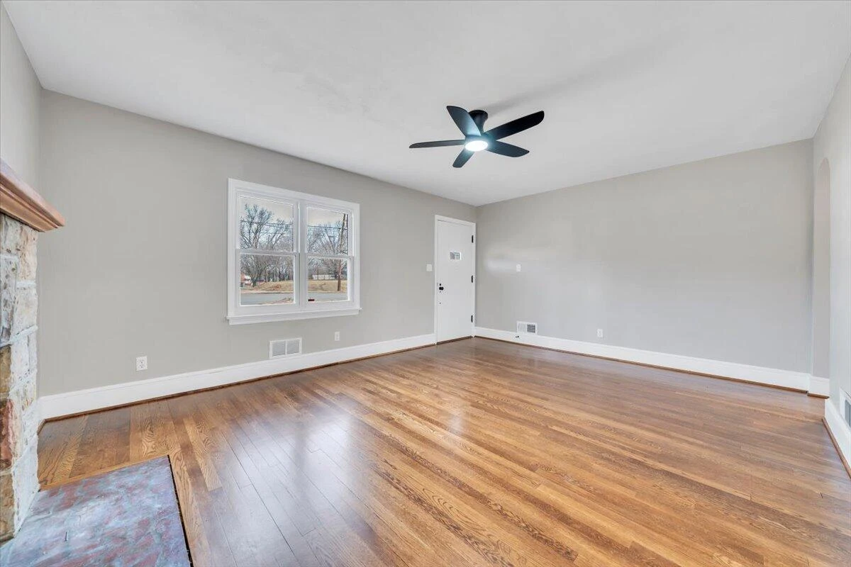 3452 Courtland RD - Photo 9