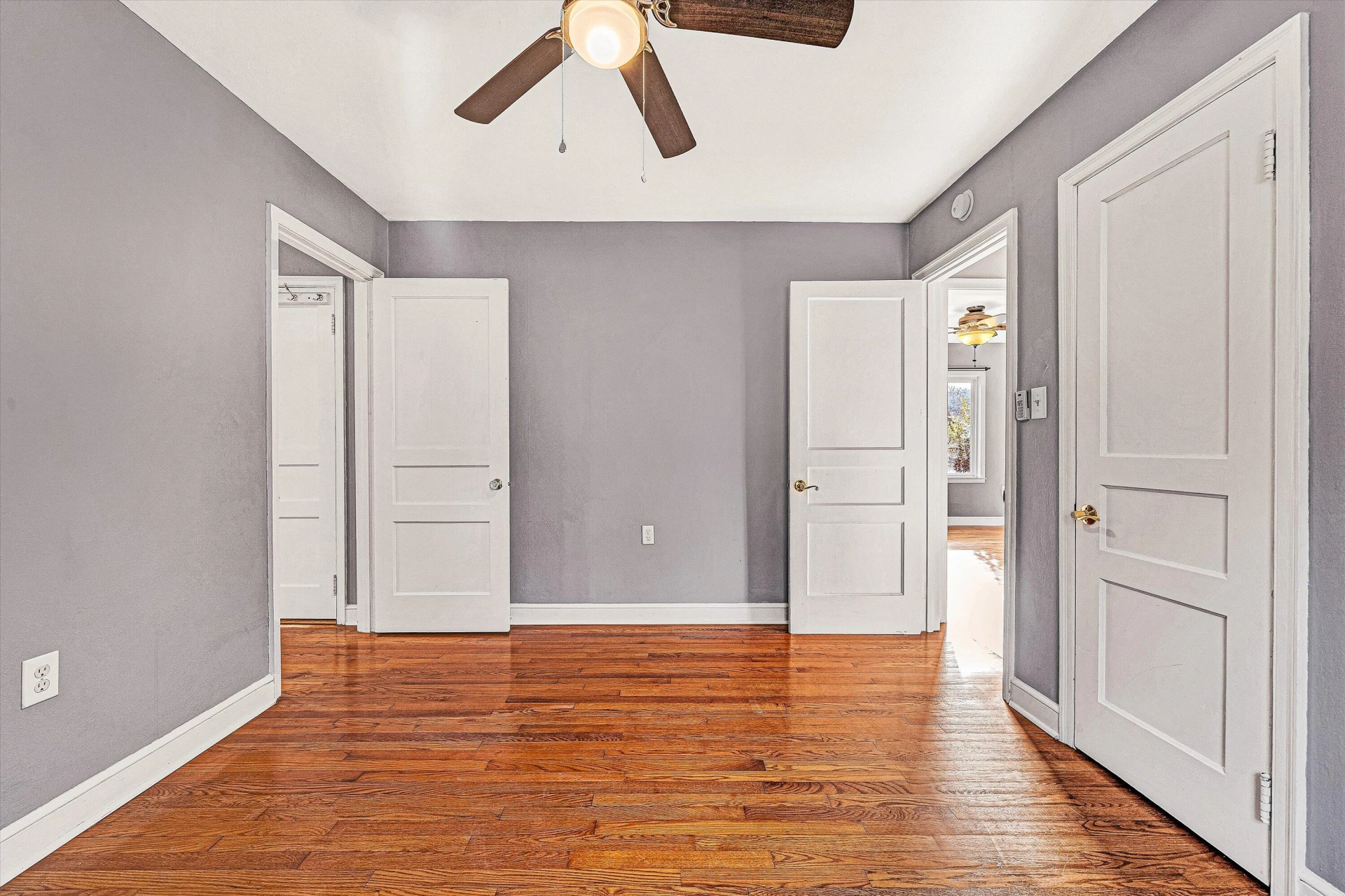 729 Windsor AVE - Photo 16