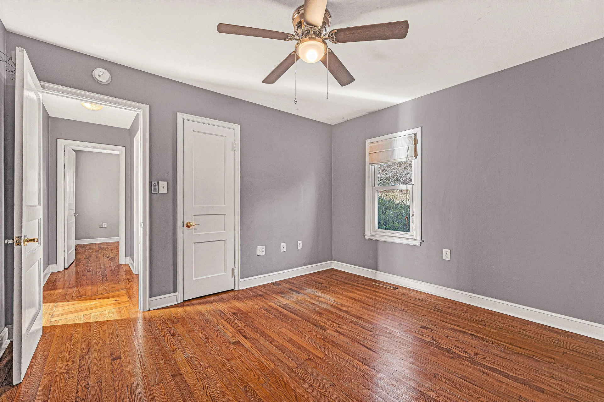729 Windsor AVE - Photo 17