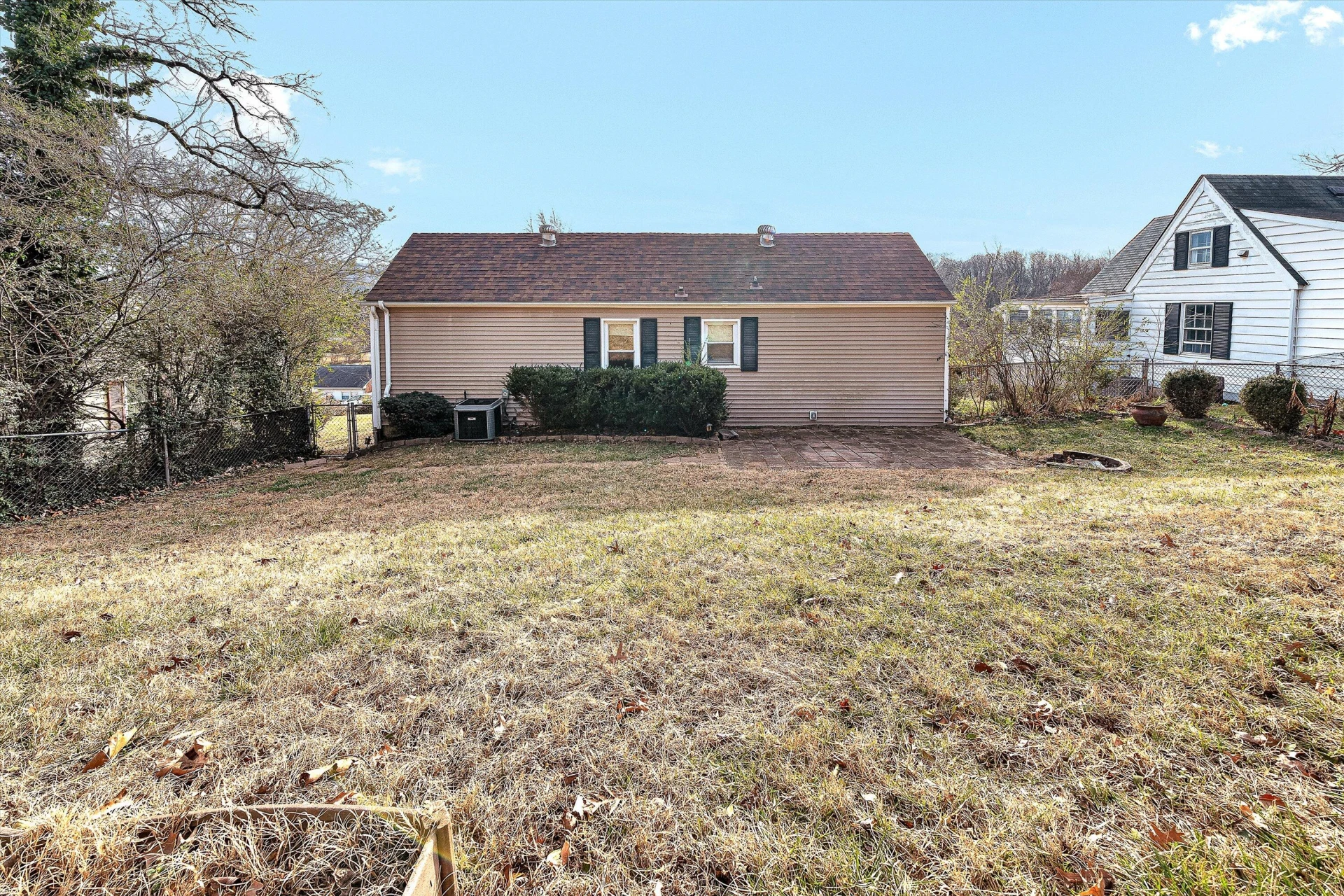 729 Windsor AVE - Photo 6