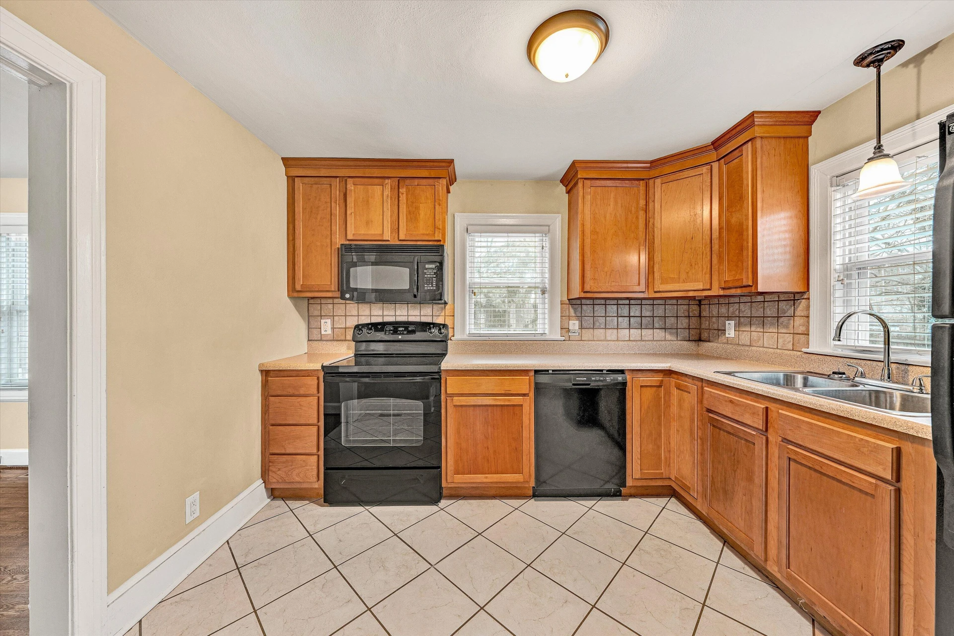 2819 Kennedy ST - Photo 11
