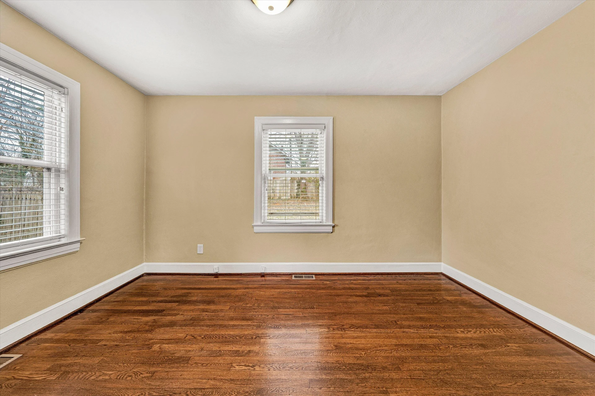 2819 Kennedy ST - Photo 8