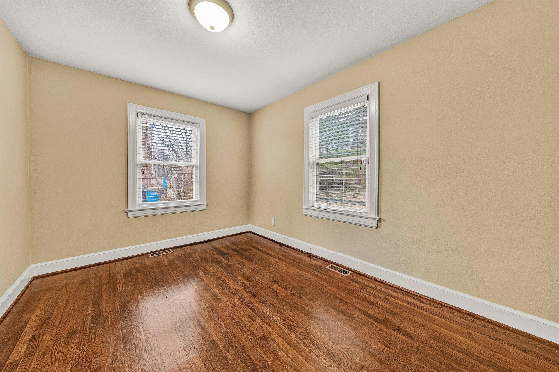 2819 Kennedy ST - Photo 9