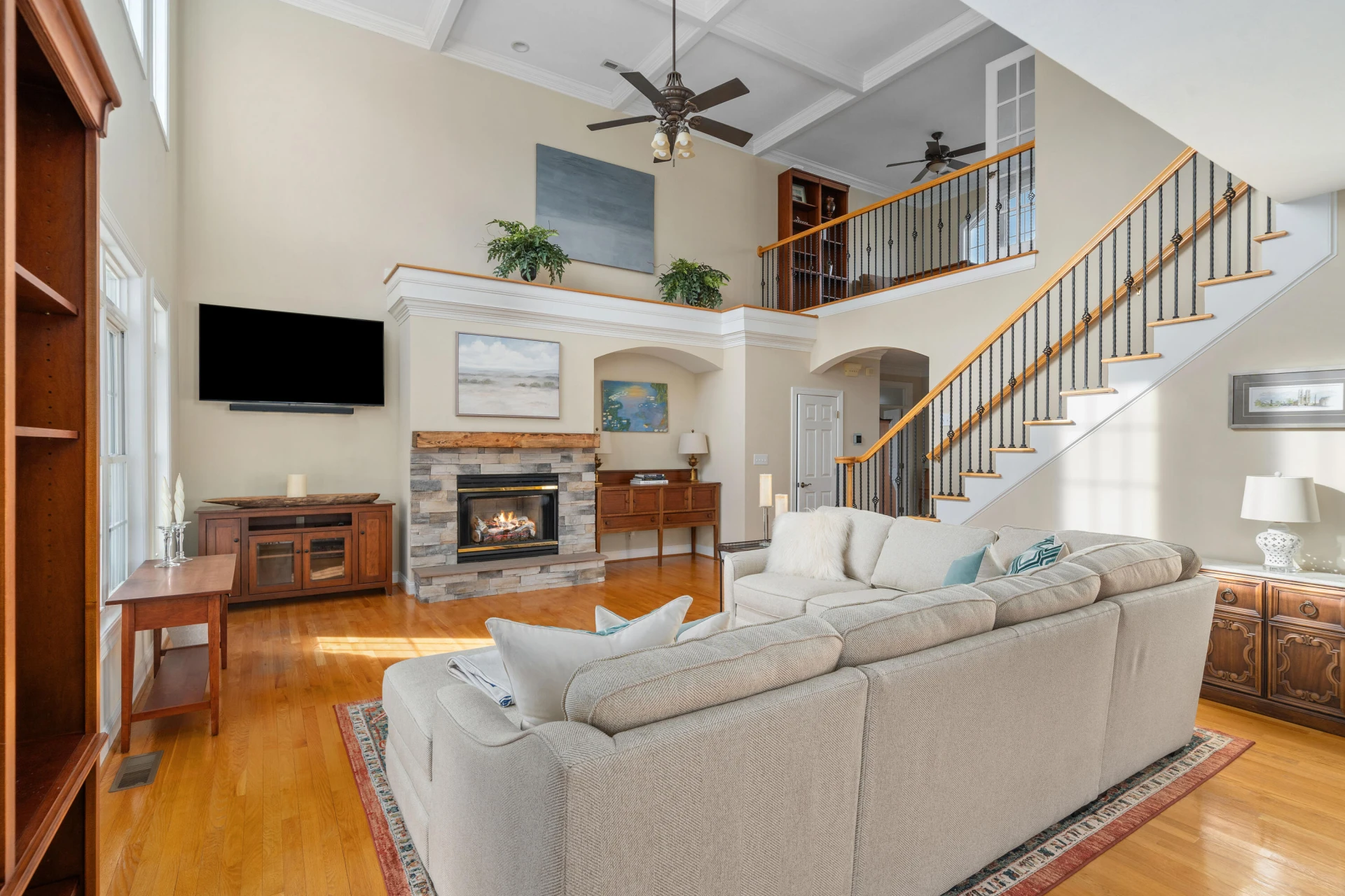 154 Butler CT - Photo 4