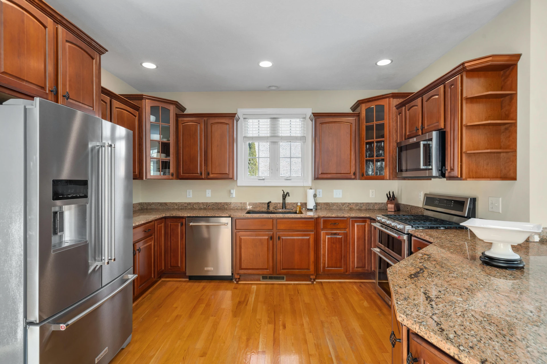 154 Butler CT - Photo 6