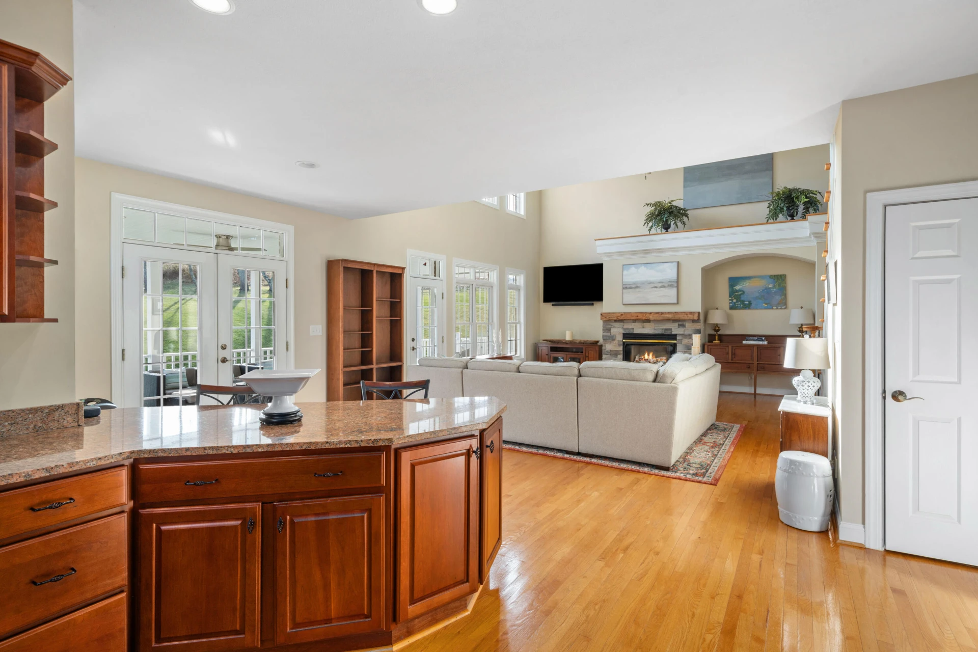 154 Butler CT - Photo 8