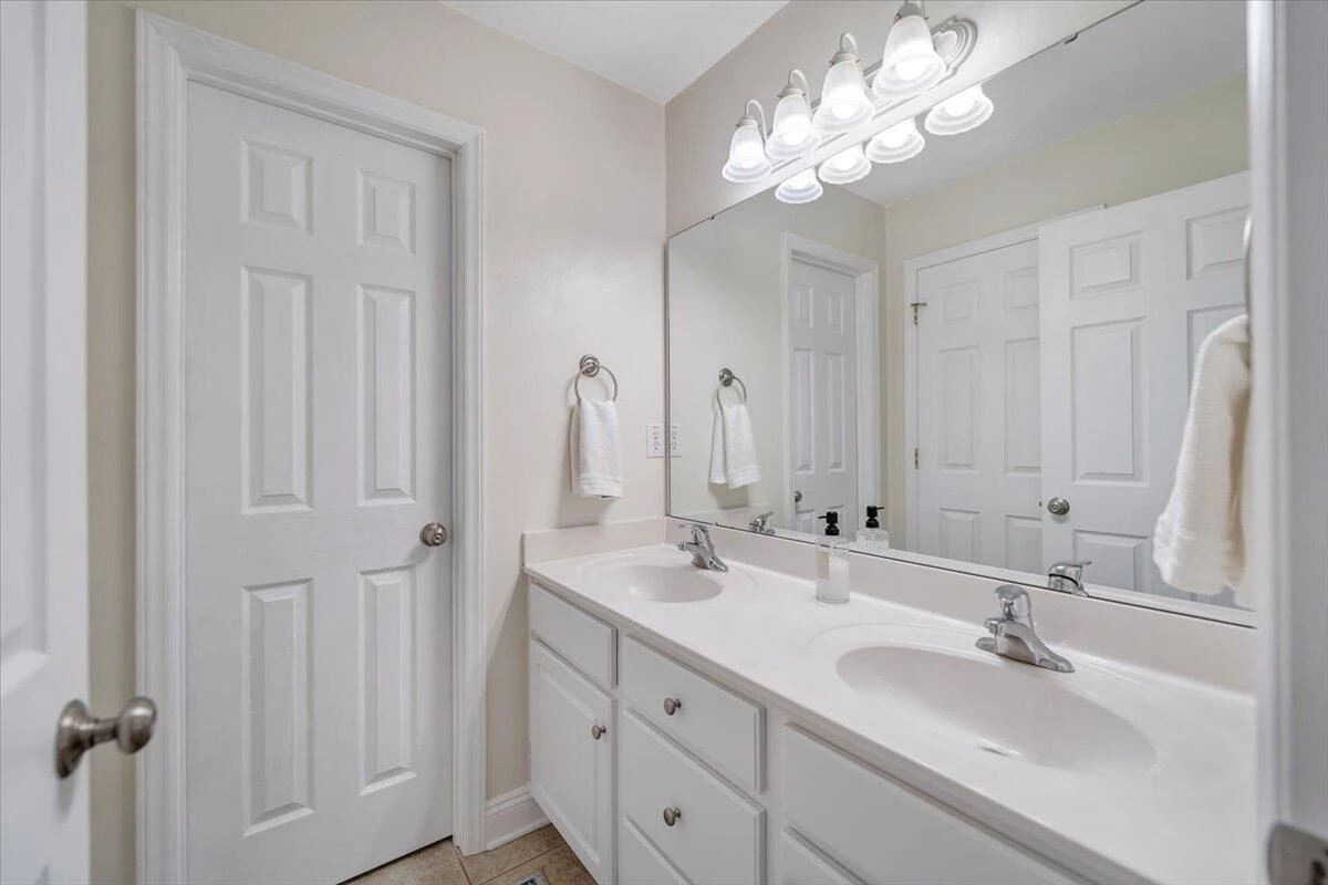 7915 Lanasey DR - Photo 38