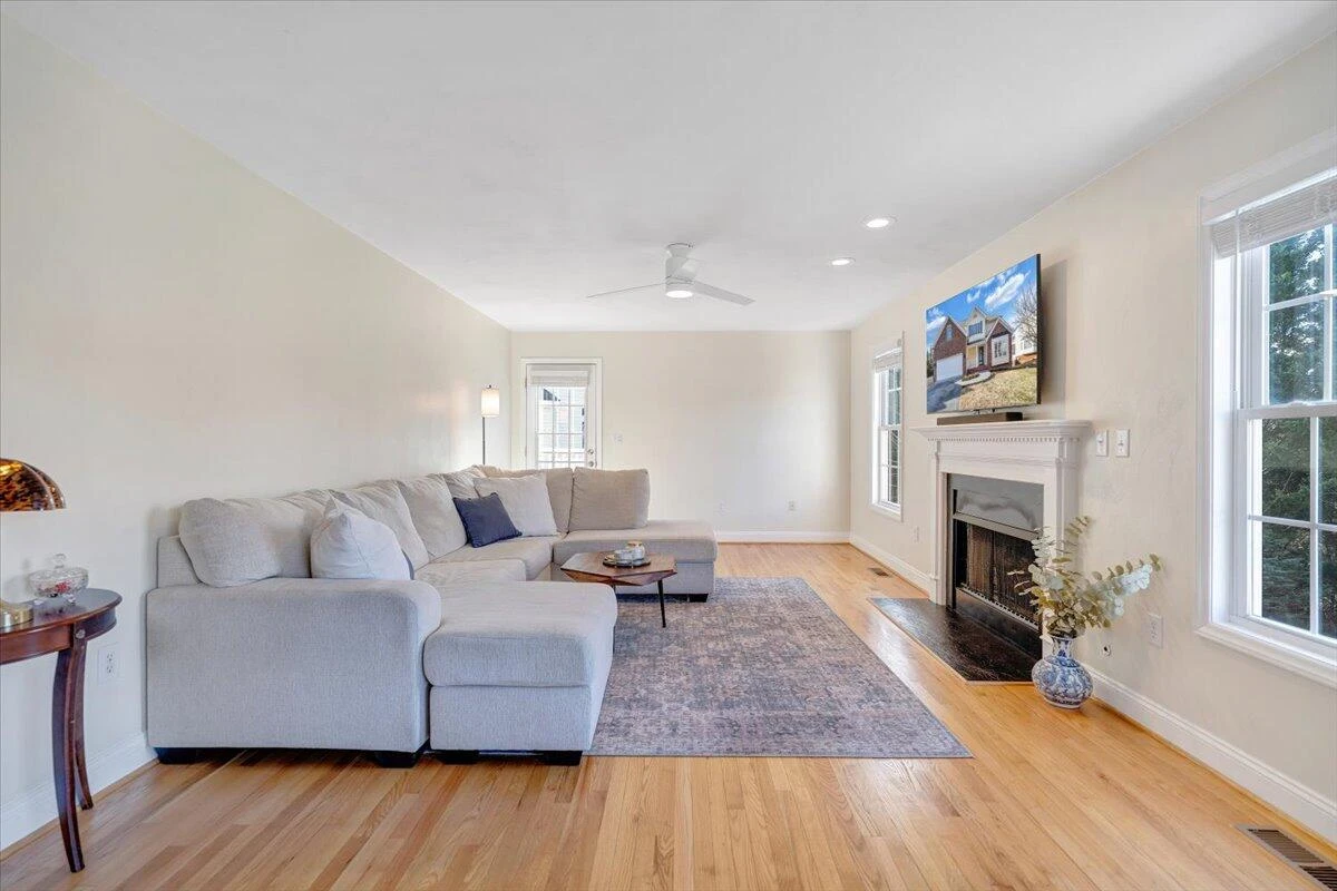 7915 Lanasey DR - Photo 9