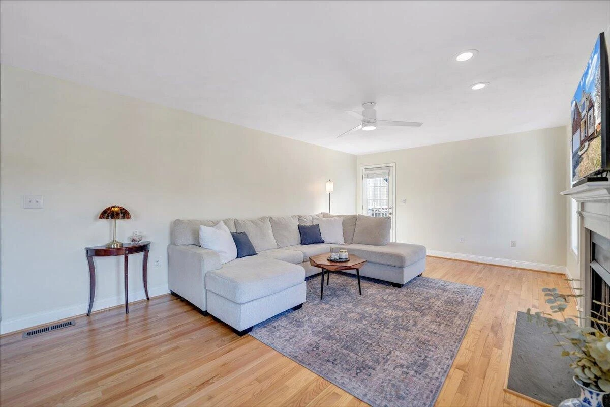 7915 Lanasey DR - Photo 10