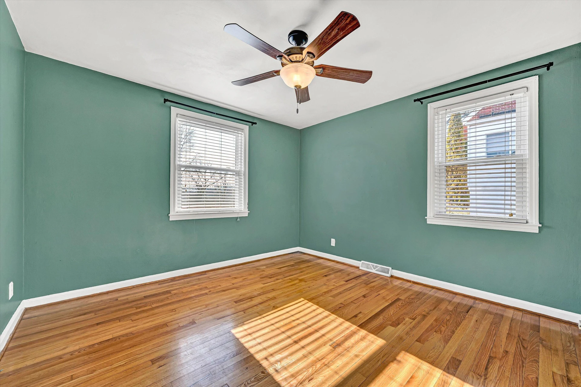 2780 Derwent DR - Photo 18